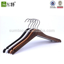 wooden hanger anti slip